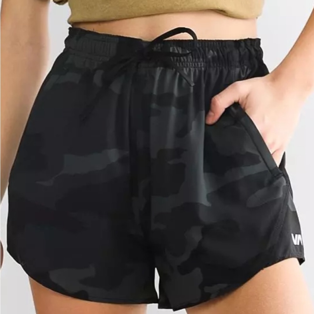 RVCA Women's Athletic Black Camo Yogger Stretcg Shorts S